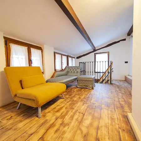 Barn&bloom Rustico Del 1800 Affittacamere Monguzzo